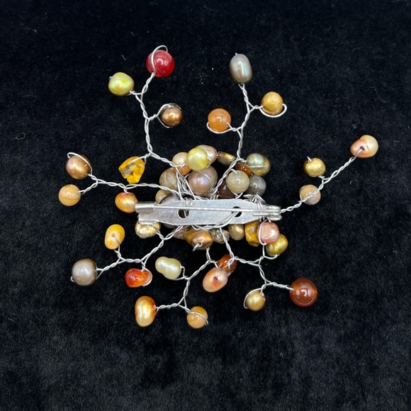 Vintage Pearl and Crystal Brooch Pin - Picture 4 of 4